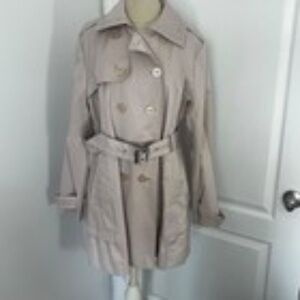 NWOT Jessica Simpson Raincoat - Cream Sz XL